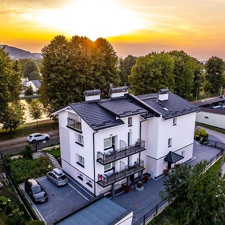 우스트론 Nad Stawem 아파트 외부 사진